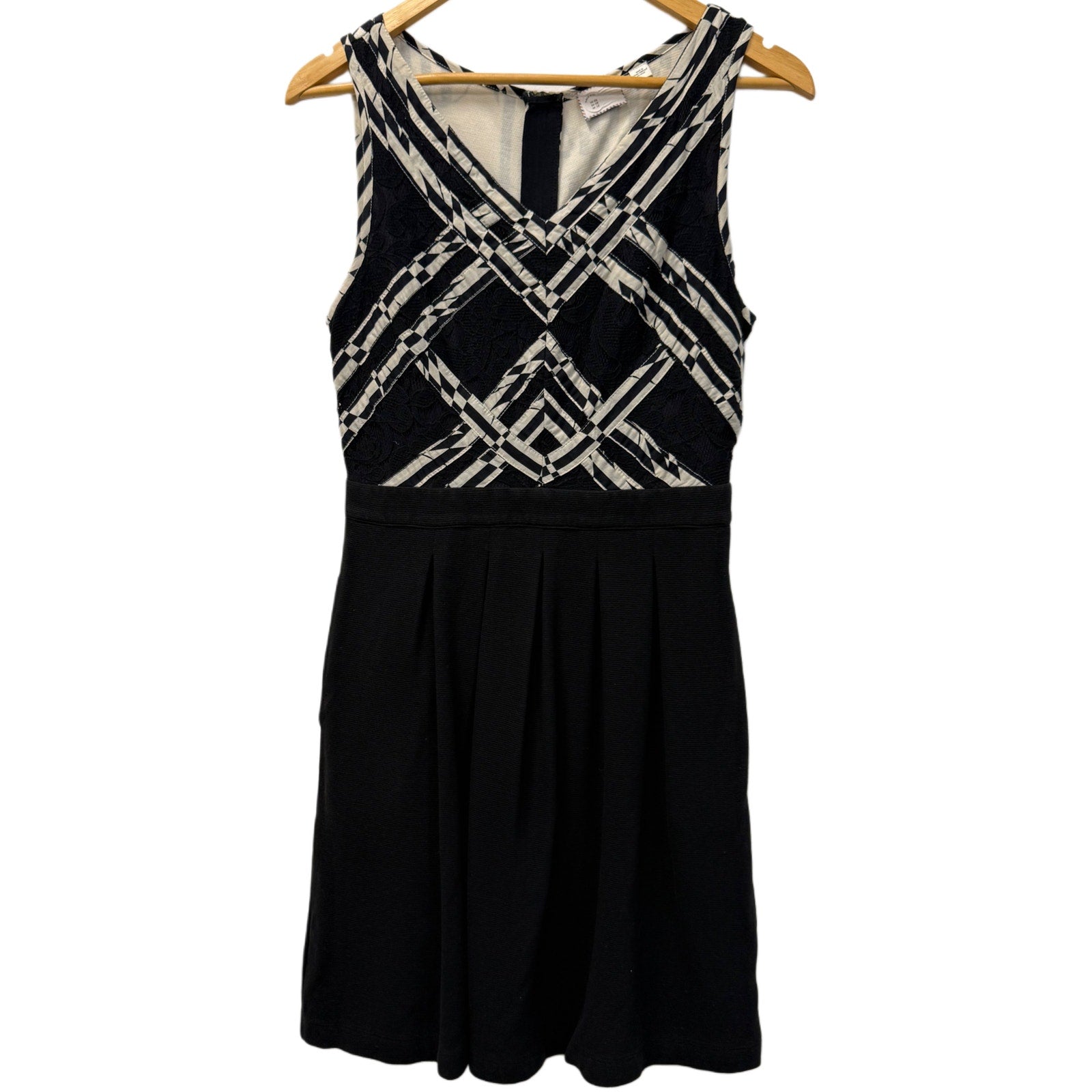 9-h15 STCL black short sleeve dress with black and white print on top