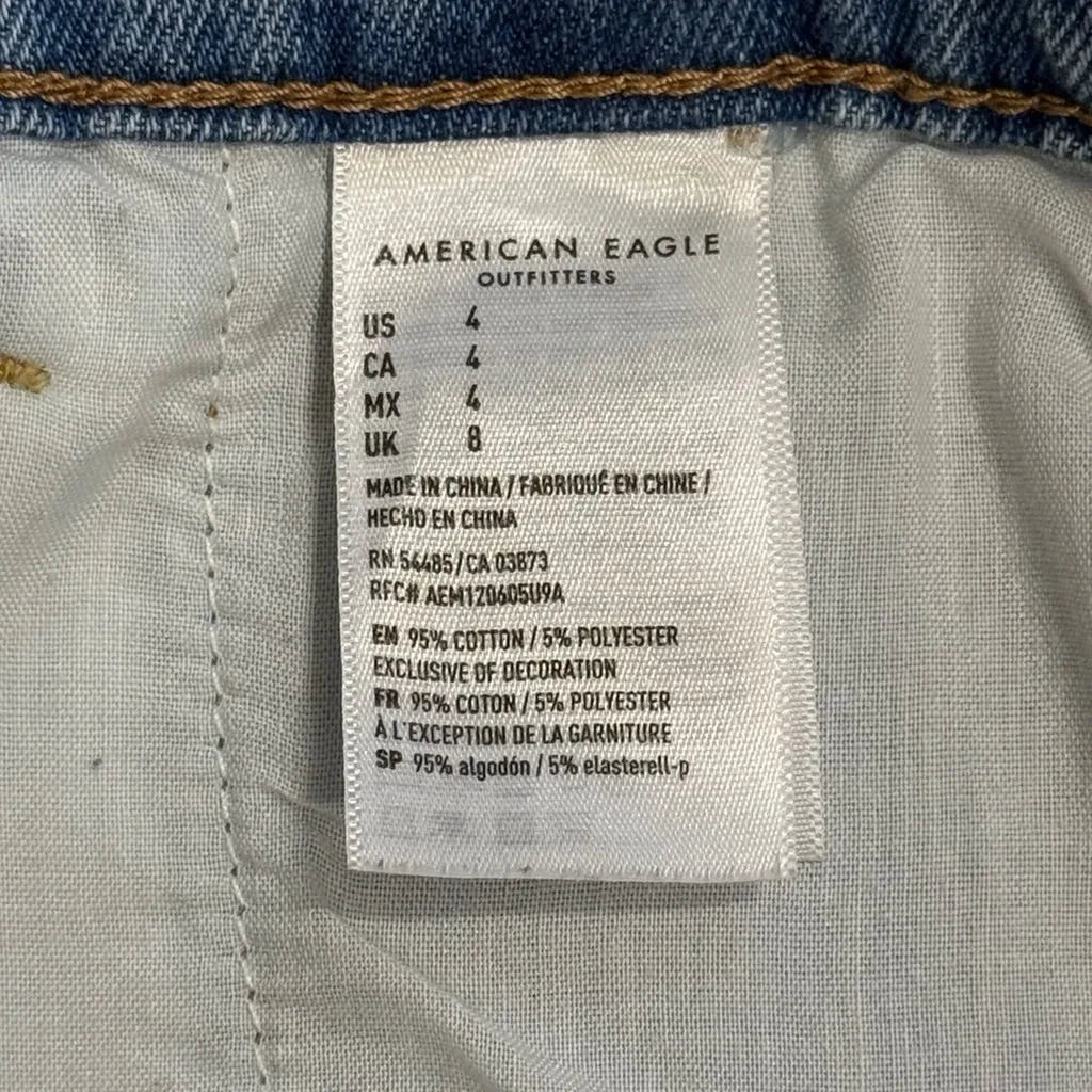 American Eagle Pleated Denim Mom Shorts Light Blue
