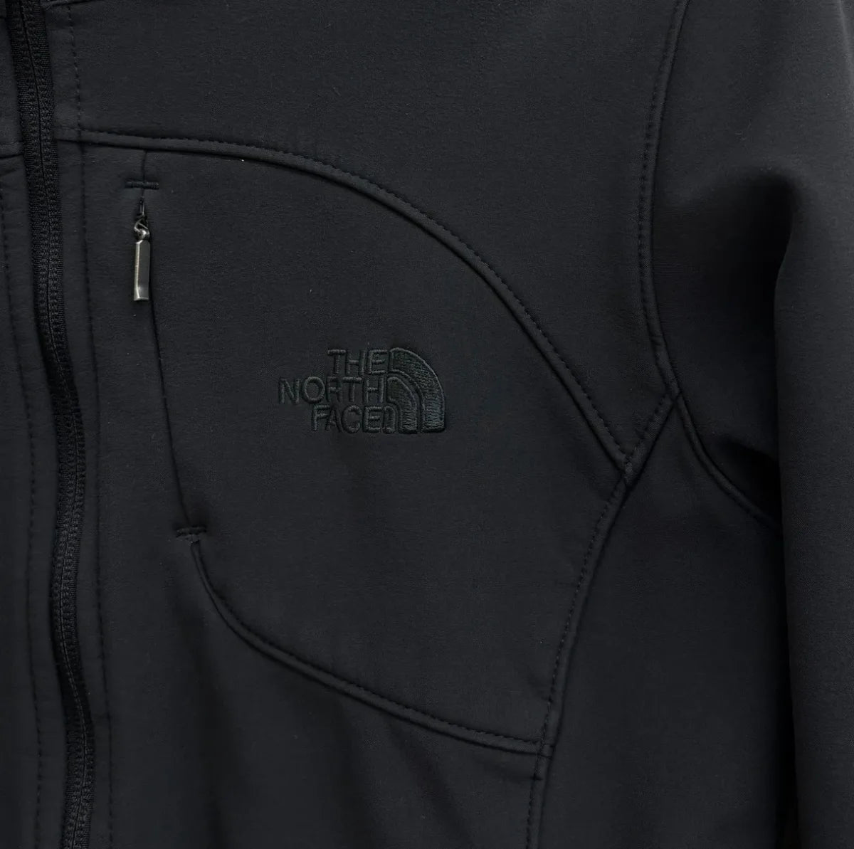 The North Face Windwall Softshell Zip-Up Jacket - detail