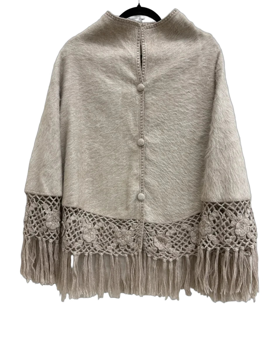 Alpaca Camargo Alpaca Blend Fuzzy Cape Crochet Trim - front