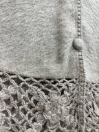 Alpaca Camargo Alpaca Blend Fuzzy Cape Crochet Trim - detail