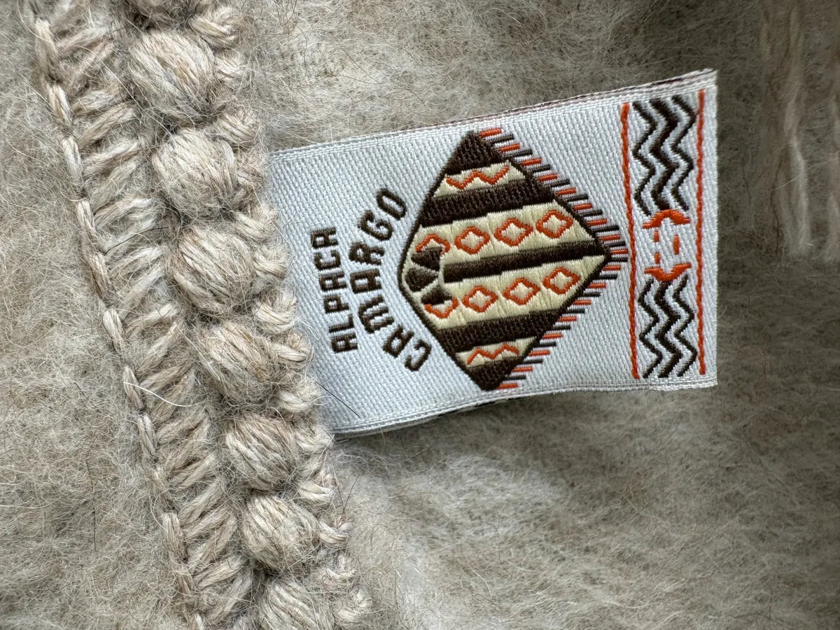 Alpaca Camargo Alpaca Blend Fuzzy Cape Crochet Trim - tag